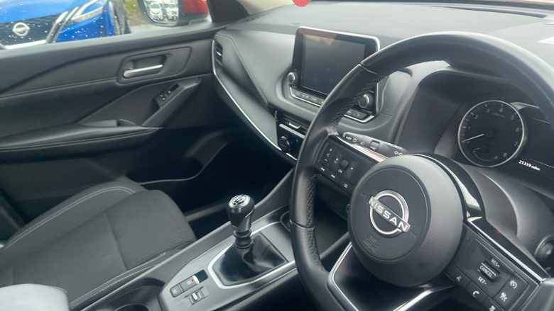 Nissan Qashqai 1.3 DiG-T MH Acenta Premium 5dr Petrol Hatchback